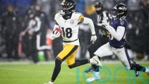 Pittsburgh Steelers keep play-off hopes alive with win over Baltimore Ravens
