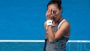 Aryna Sabalenka survives early test as Zheng Qinwen crashes out