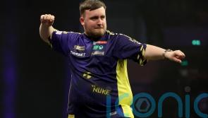 Luke Littler throws brilliant 152 checkout to keep World Grand Prix hopes alive