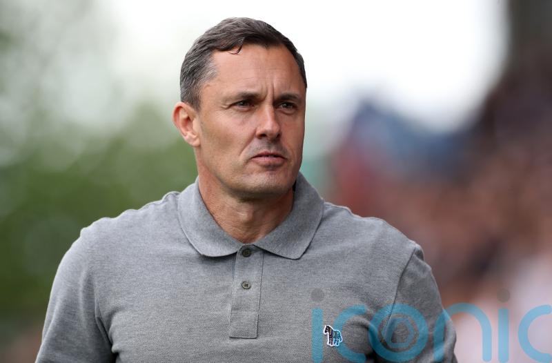 Paul Hurst forced into changes as Grimsby host high-flying Stevenage