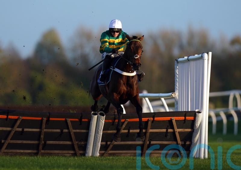 Champ fends off Paisley Park in Long Distance thriller