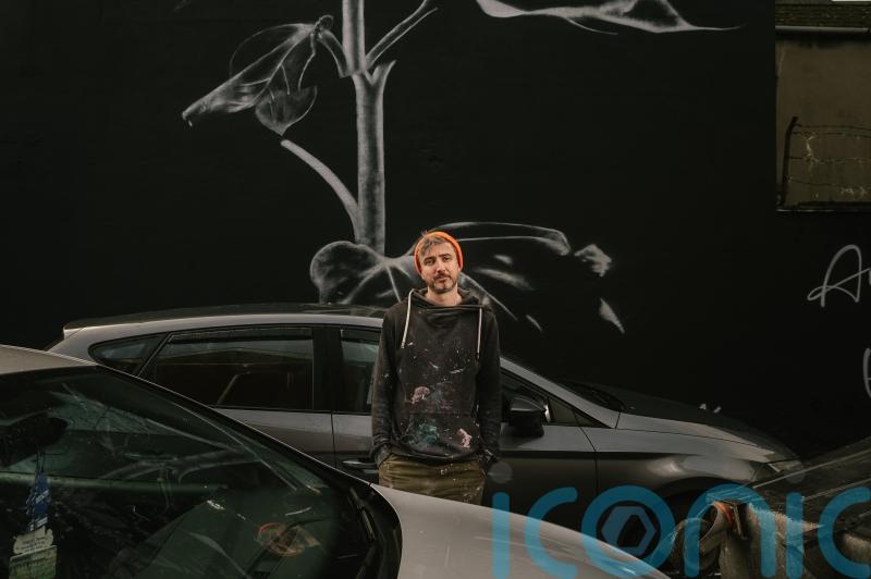 Mural by NI artist in tribute to displaced Ukrainians wins acclaim