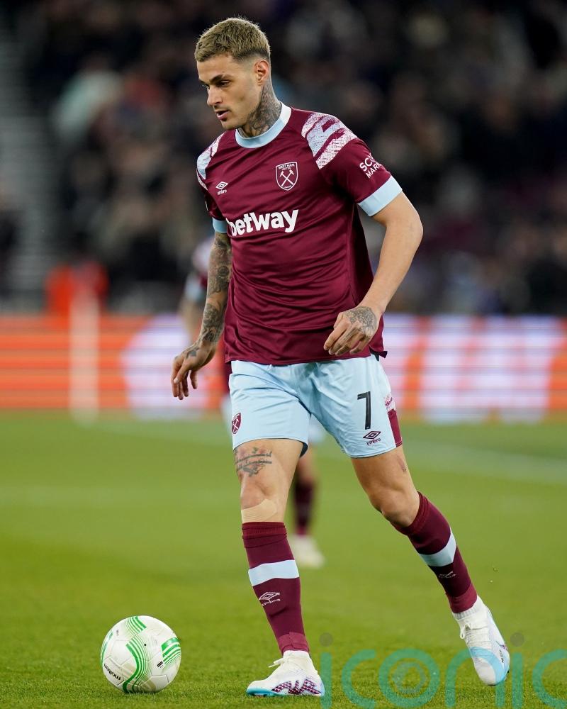 West Ham&rsquo;s Gianluca Scamacca facing two weeks of rehabilitation on injured knee