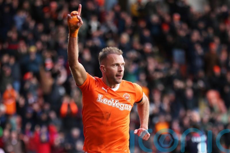 All Rhodes lead to deserved Blackpool victory as Jordan shoots down Stevenage