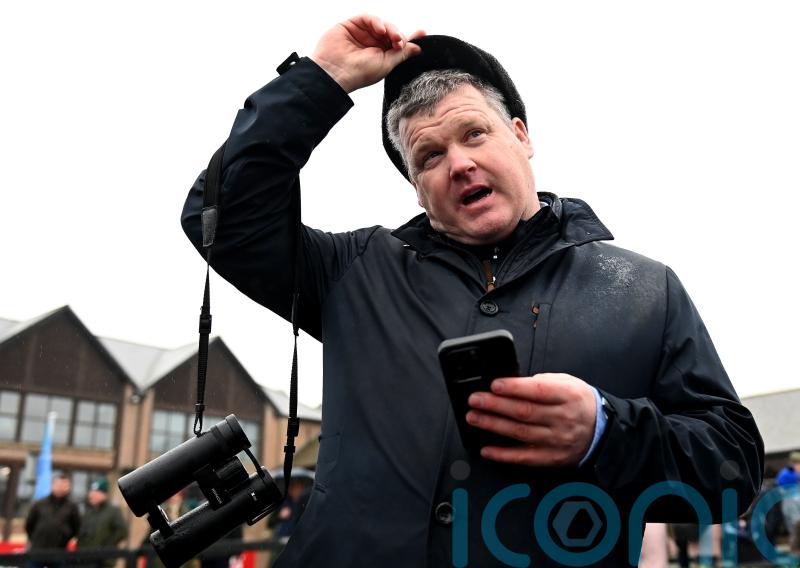 Elliott dominates again with Navan four-timer