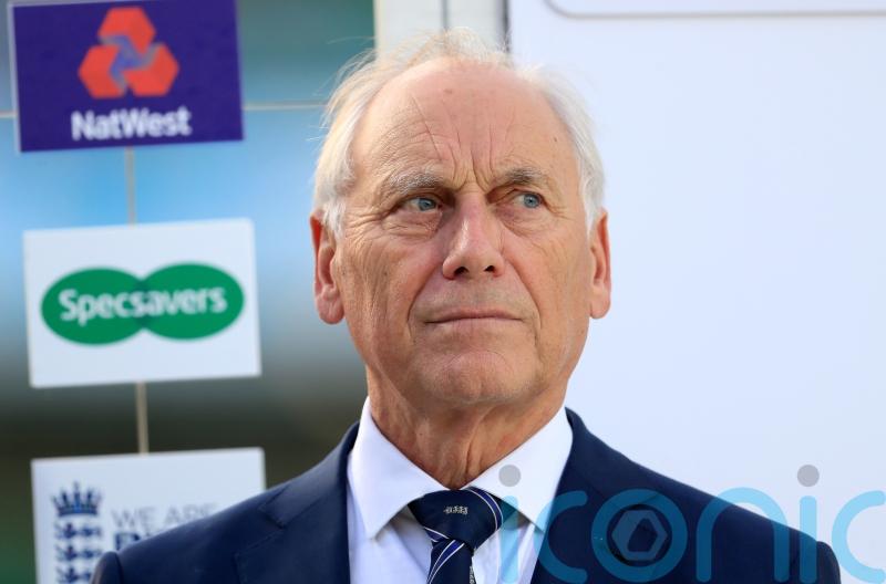 Colin Graves returns to Yorkshire board as non-executive director