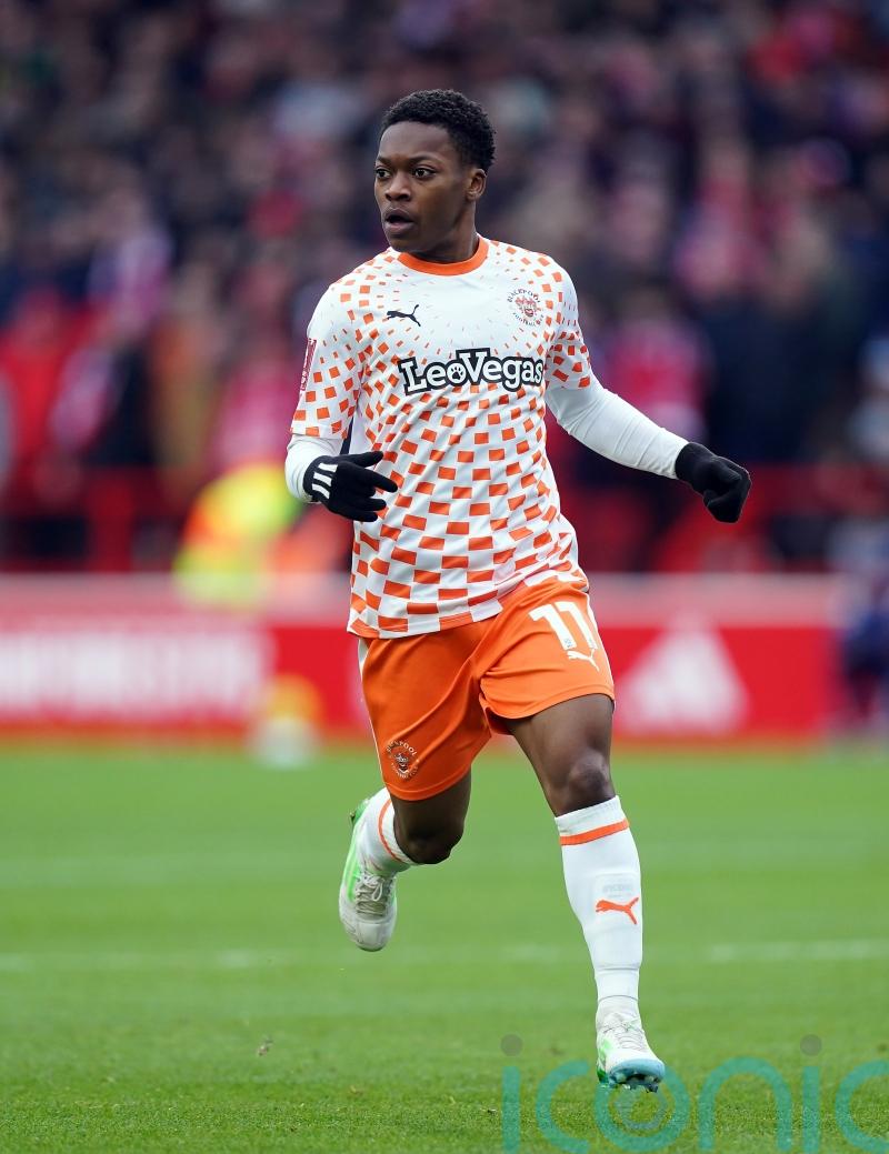 Blackpool beat Carlisle to keep up the pace in League One play-off race