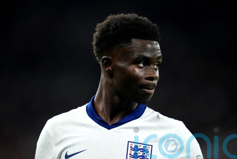 Bukayo Saka insists he is not the answer to England&rsquo;s left-back issues