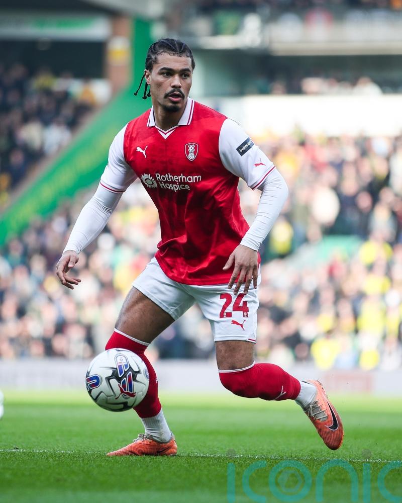 Cameron Humphreys hits late Wycombe winner