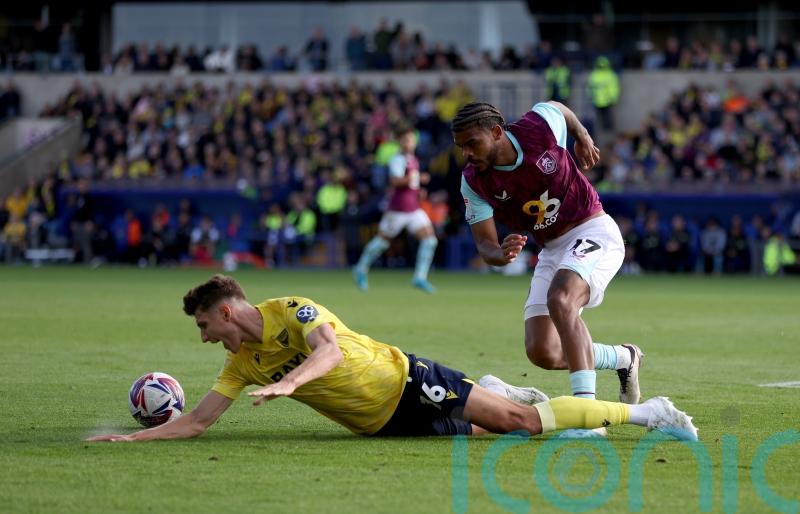 Oxford hold Burnley to goalless draw