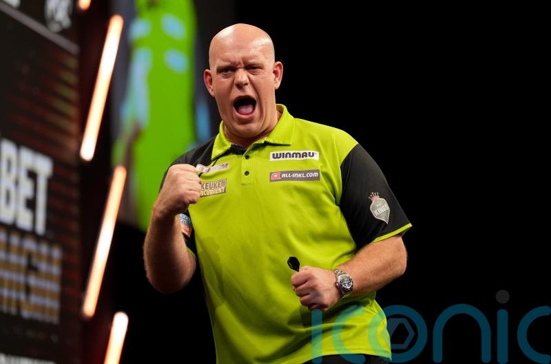 Michael van Gerwen and Michael Smith move into European Championship last 16
