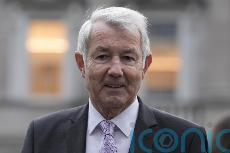 Government talks continue as poll shows lack of support for Lowry&rsquo;s inclusion