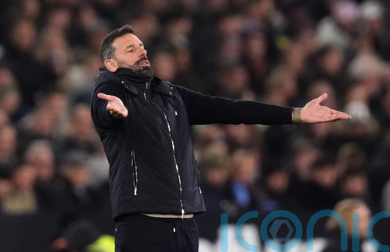 Friday briefing: Pressure increases on Ruud van Nistelrooy