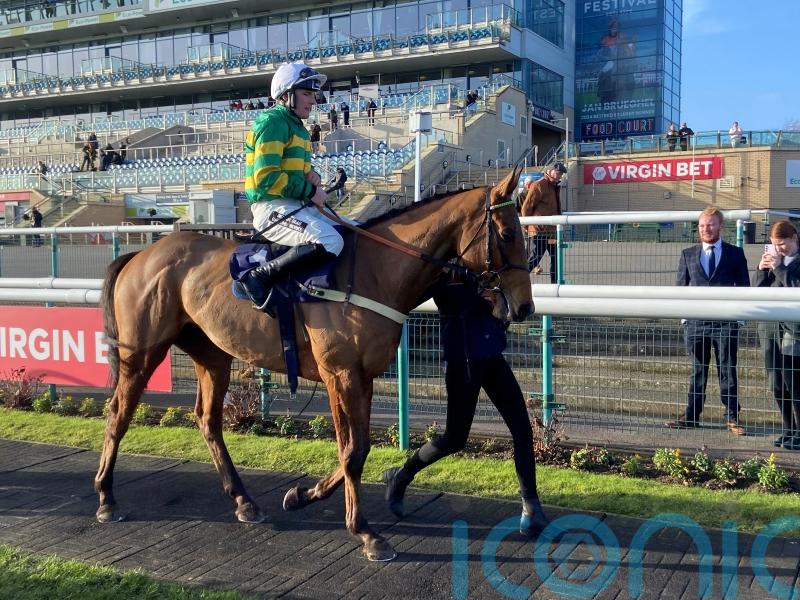 Meetmebythesea and Kemble ready for round two at Sandown