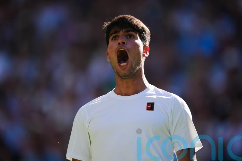 Alcaraz steps in to help fainting fan on scorching Centre Court