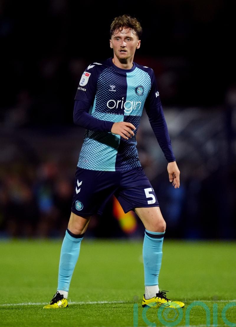 Wycombe late show stuns Barnsley and rescues point