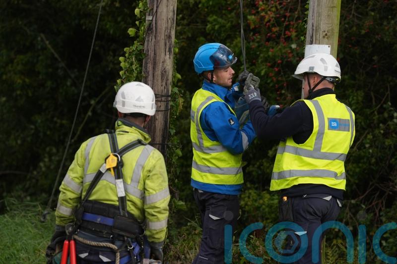 Crews doing &lsquo;very best&rsquo; to restore power after Storm Amy