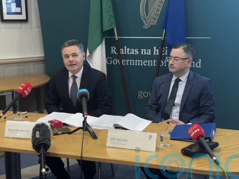 Report warns of Ireland&rsquo;s growing fiscal deficit and aging population