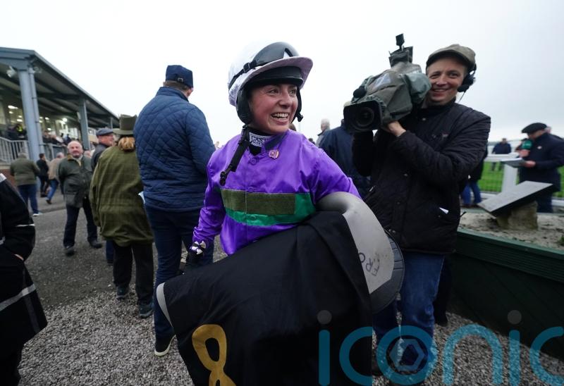 Bryony Frost back in action on flying visit to Britain