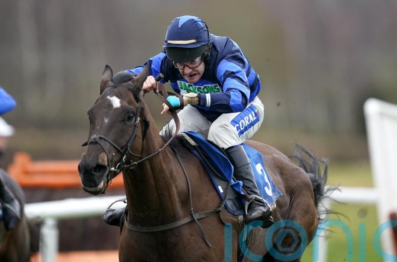 Anglers Crag regains his Eider crown at Newcastle