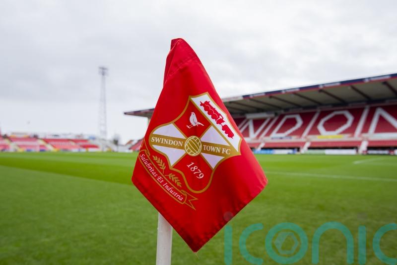 Fleetwood keep play-off hopes alive with draw at promotion-chasing Swindon
