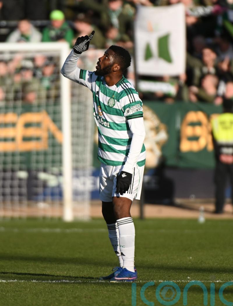 Late Kelechi Iheanacho winner moves Celtic within three points of leaders Hearts